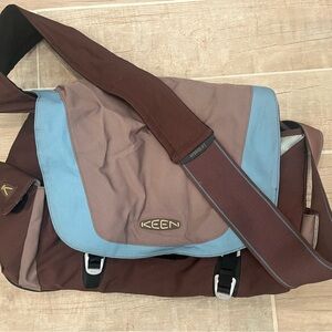 Keen Messenger Bag in Brown and Light Blue